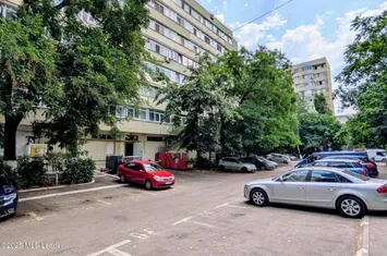 Doamna Ghica - Pasaj, 3 camere 70 mp, etaj 2, decomandat, vedere spate anunturi imobiliare Bucuresti