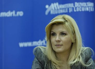 Elena Udrea a vizitat fosta unitate militară din Braşov, unde vor fi construite apartamente ANL