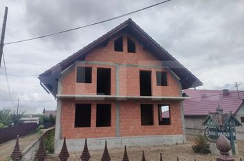 Vilă - 8 camere de vanzare MARGINEA - Suceava anunturi imobiliare Suceava