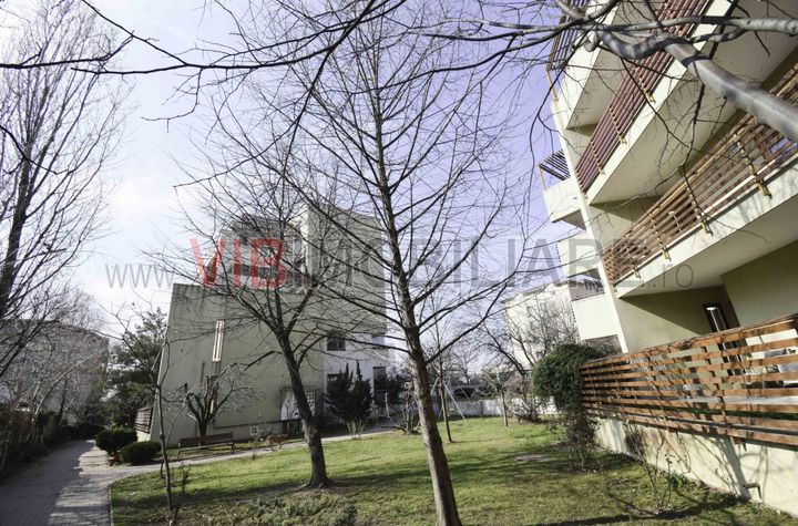 Apartament mobilat lux Sisesti Bucurestii Noi , 2 Cocosi in complex rezidential anunturi imobiliare Bucuresti