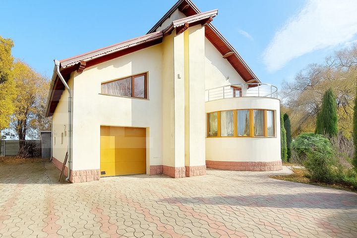 Casă - 5 camere de vanzare BRASOV - Brasov anunturi imobiliare Brasov