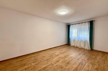 Apartament 3 camere de vanzare TEREZIAN - Sibiu anunturi imobiliare Sibiu