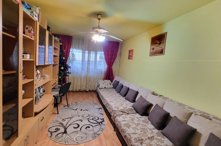 Apartament 3 camere de vanzare TARGU-JIU - Gorj anunturi imobiliare Gorj