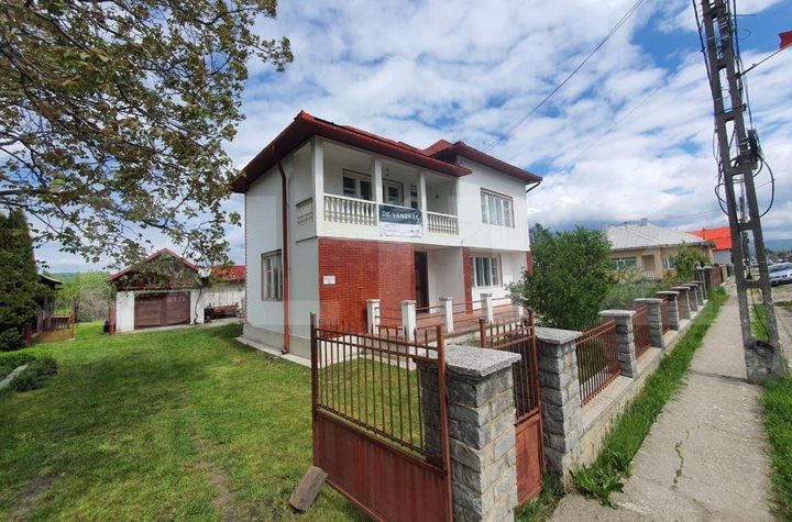Vilă - 6 camere de vanzare BISTRITA - Bistrita-Nasaud anunturi imobiliare Bistrita-Nasaud
