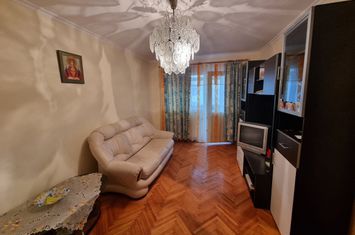 Apartament 3 camere de vanzare CENTRAL - Bacau anunturi imobiliare Bacau