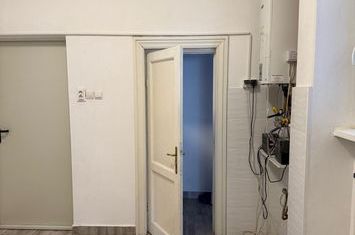 Victoriei Romana apartaent 3 camere nemobilat de inchriat pentru birou anunturi imobiliare Bucuresti