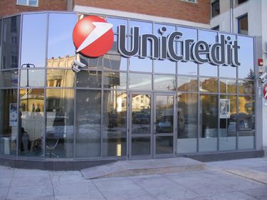 UniCredit Ţiriac Bank reduce cu până la 2,31% rata anuală a dobânzii pentru creditele garantate în lei