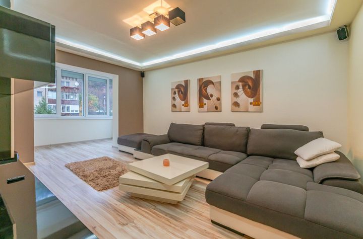 Apartament Mobilat si Utilat cu Loc de Parcare anunturi imobiliare Brasov