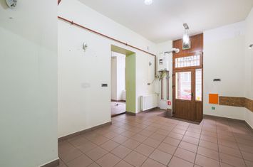 Spațiu comercial strada Episcopiei nr 1, Pregătit pt afacerea ta! anunturi imobiliare Arad