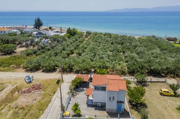 Casă cu 2 nivele, 74,5 mp, la 125 m de mare anunturi imobiliare Grecia