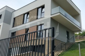 Vilă - 4 camere de vanzare FLORESTI - Cluj anunturi imobiliare Cluj