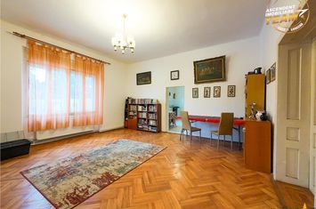 Casă - 6 camere de vanzare CENTRAL - Covasna anunturi imobiliare Covasna