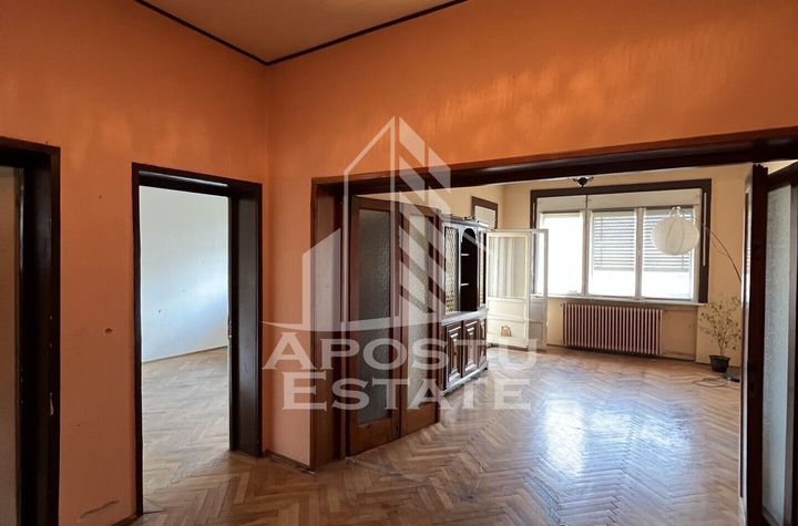 Ap de renovat cu vedere la punctele cardinale anunturi imobiliare Timis