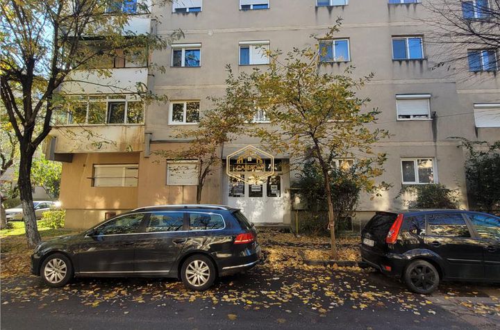 Apartament 3 camere de vanzare MICRO 16 - Satu Mare anunturi imobiliare Satu Mare