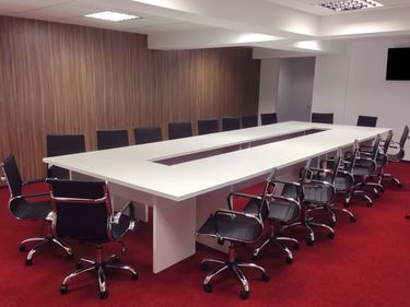 Breazu Center lansează Business Room