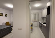 450 €, Garsonieră