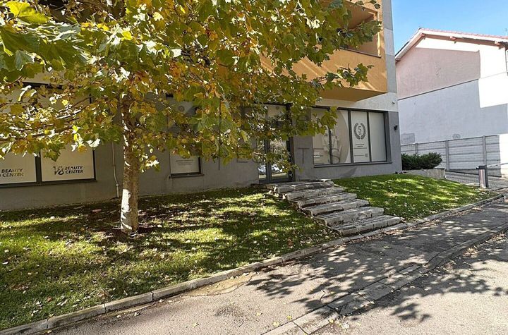 Spatiu Comercial de inchiriat zona Decebal Prima Shops anunturi imobiliare Bihor