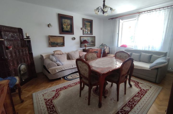 Casă - 3 camere de vanzare BRASOV - Brasov anunturi imobiliare Brasov