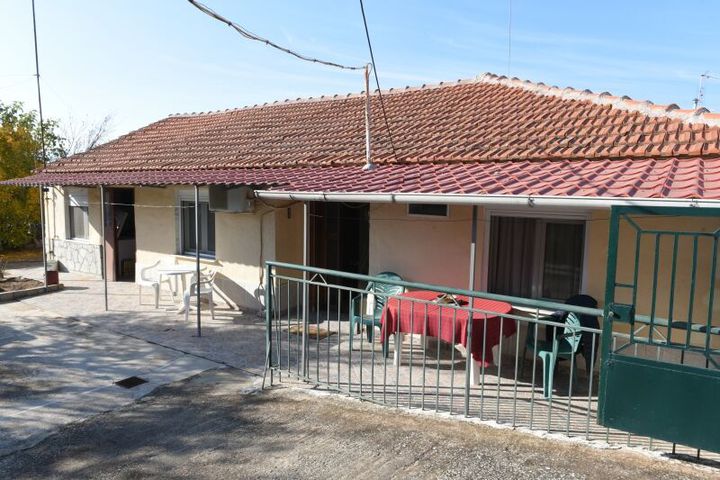 Casă individuală 80 mp pe teren 331 mp în Terpni anunturi imobiliare Grecia