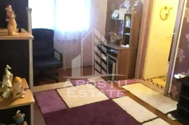 Apartament cu 3 camere, semidecomandat,etaj intermediar Sagului anunturi imobiliare Timis