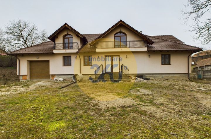 Casă - 5 camere de vanzare LUNA - Cluj anunturi imobiliare Cluj