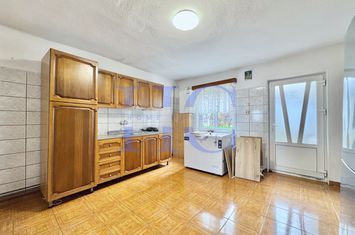 Casă - 8 camere de vanzare CISNADIE - Sibiu anunturi imobiliare Sibiu