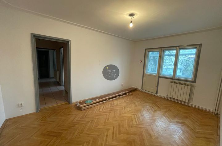 Apartament 4 camere de vanzare TATARASI - Iasi anunturi imobiliare Iasi