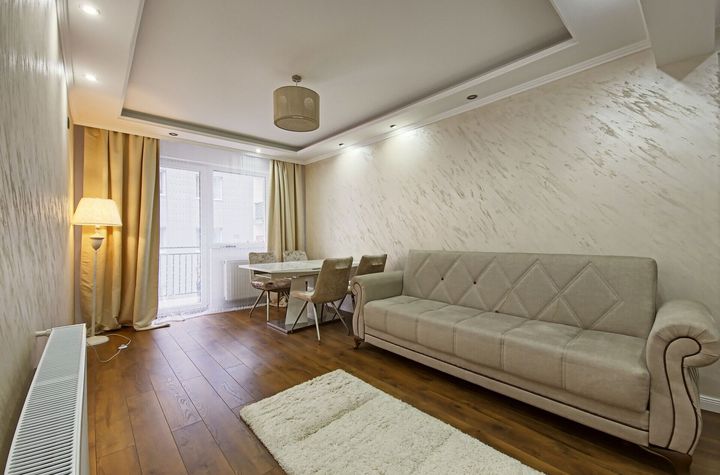 Apartament 2 camere, etaj intermediar, ultrafinisat, decomandat, Vivo anunturi imobiliare Cluj