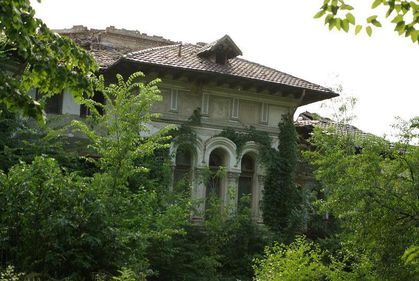 Primaria Capitalei vrea sa exproprieze o cladire monument istoric fiindca proprietarii o lasa in paragina