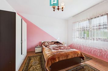 Casă cu teren de 4707 mp în Hălmăgel, județul Arad anunturi imobiliare Arad
