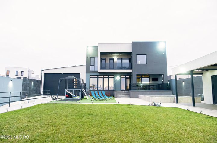 Vilă Exclusivistă pe malul lacului Siutghiol in Ovidiu anunturi imobiliare Constanta