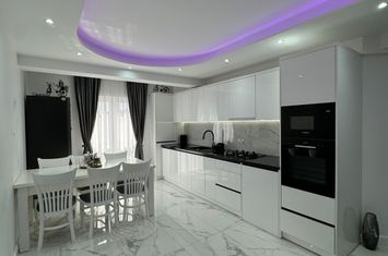 Apartament 3 camere de vanzare RADAUTI - Suceava anunturi imobiliare Suceava