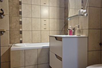 Apartament 3 camere de inchiriat 1 DECEMBRIE 1918 - Mures anunturi imobiliare Mures