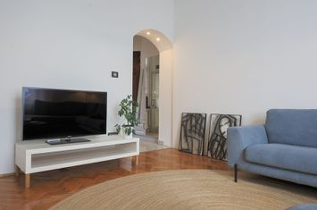 Apartament unic în Arad – Ultracentral, liniște, priveliște superbă anunturi imobiliare Arad