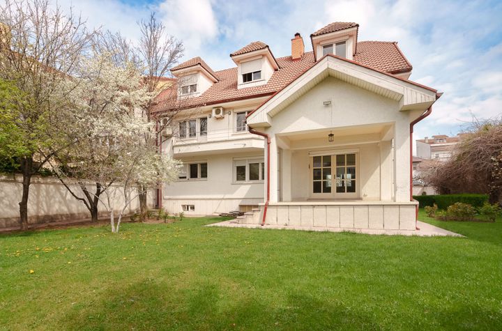 Vilă - 10 camere de inchiriat TITULESCU - Bucuresti anunturi imobiliare Bucuresti