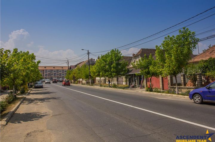 Vilă - 8 camere de vanzare EXTERIOR EST - Brasov anunturi imobiliare Brasov