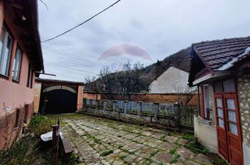 Casă cu farmec tradițional în Săliște – 1.000 mp teren, priveliște! anunturi imobiliare Sibiu