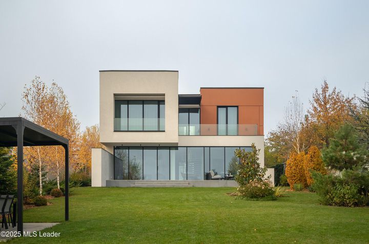 Smart-Home nZEB spectaculoasa Bucuresti Sector1 cu deschidere lac anunturi imobiliare Bucuresti