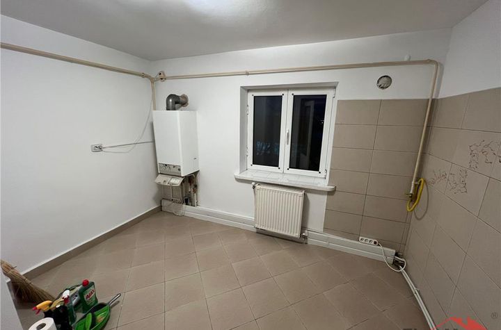 Apartament 3 camere de vanzare CENTRAL - Vrancea anunturi imobiliare Vrancea