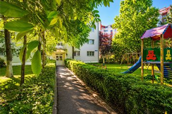 Apartament 3 camere de vanzare GARII - Brasov anunturi imobiliare Brasov