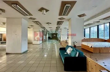 SPATIU COMERCIAL 2580 MP - VITRINA 170 ML - CENTRUL CIVIC anunturi imobiliare Brasov