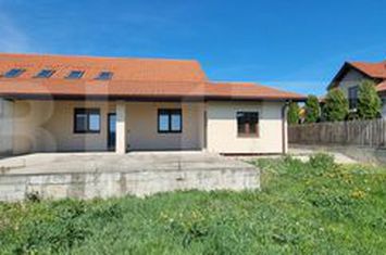 Casă - 4 camere de vanzare LAZURI - Satu Mare anunturi imobiliare Satu Mare