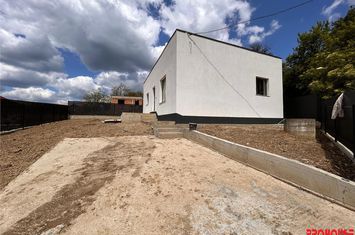 Vilă - 3 camere de vanzare CENTRAL - Bacau anunturi imobiliare Bacau