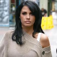 Katie Price vrea să vândă casa bântuită