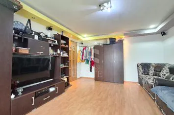 De Vanzare Apartament cu  3 camere  zona Mall Vitan anunturi imobiliare Bucuresti