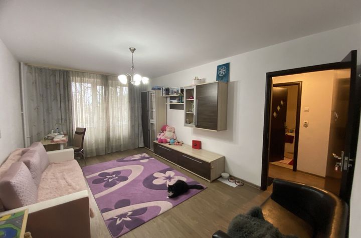 Apartament 3 camere de vanzare GRIVITEI - Brasov anunturi imobiliare Brasov