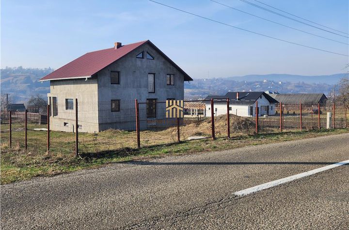 Vilă - 5 camere de vanzare PARTESTII DE JOS - Suceava anunturi imobiliare Suceava