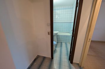 Apartament 2 camere de vanzare BACAU - Bacau anunturi imobiliare Bacau