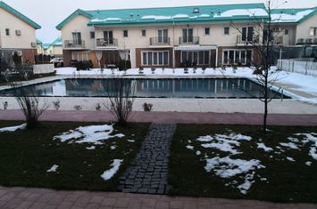 2 rooms for rent apartment with garden and swimming access Complex Cosmopolis anunturi imobiliare Bucuresti