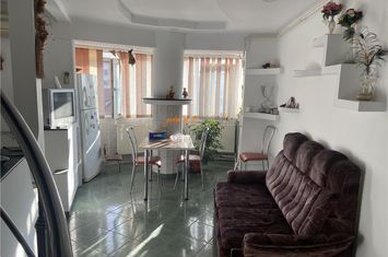 Apartament 3 camere de vanzare ULTRACENTRAL - Vrancea anunturi imobiliare Vrancea